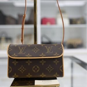 LOUIS VUITTON POCHETTE FLORENTINE BELT BAG